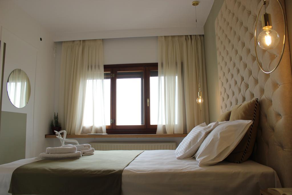 Pinehouse King Suite Νικήτη Εξωτερικό φωτογραφία